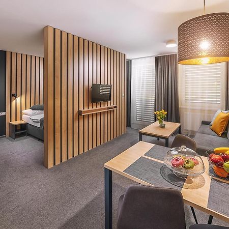 Timeout City Hotel Liptovsky Mikulas Bagian luar foto
