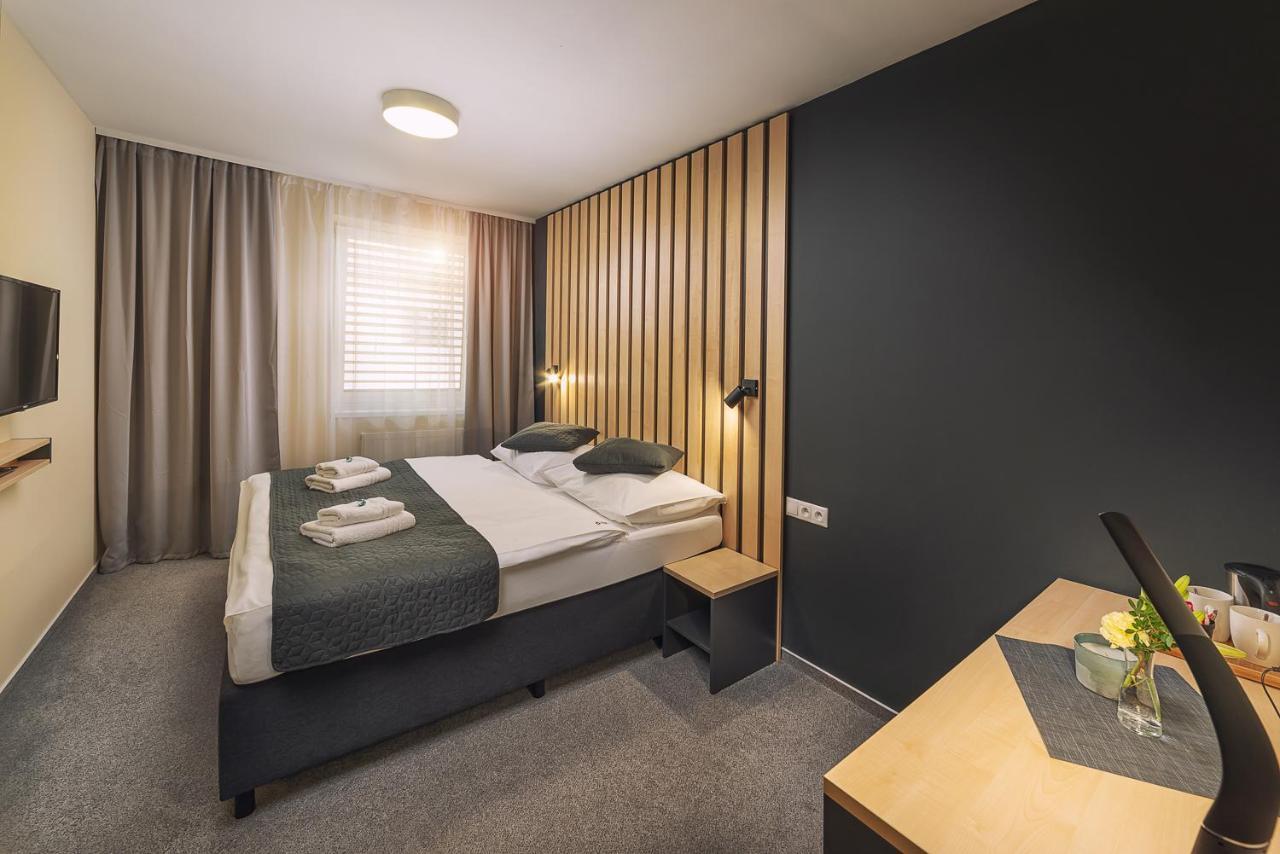 Timeout City Hotel Liptovsky Mikulas Bagian luar foto