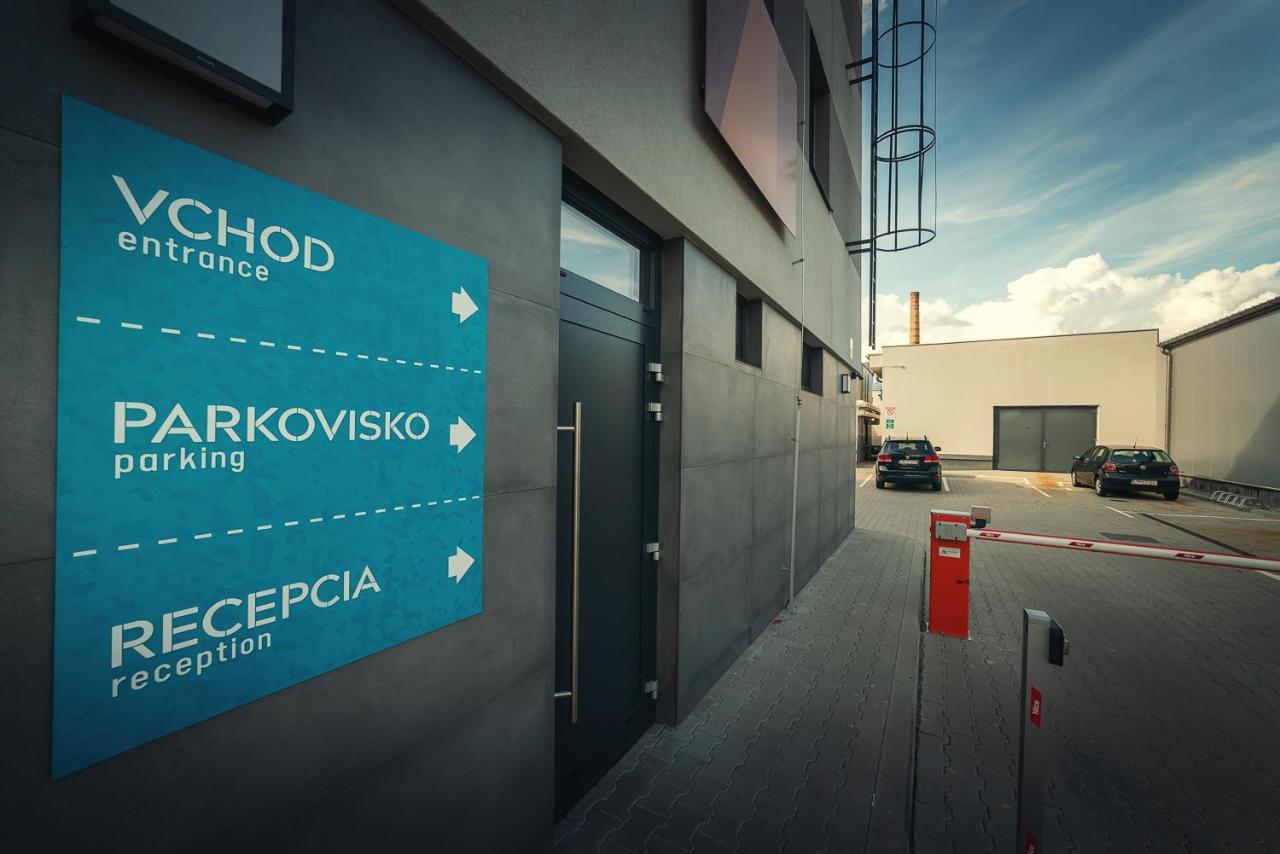 Timeout City Hotel Liptovsky Mikulas Bagian luar foto