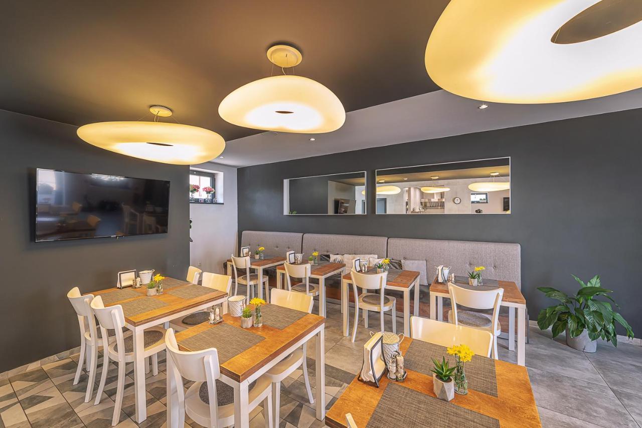 Timeout City Hotel Liptovsky Mikulas Bagian luar foto