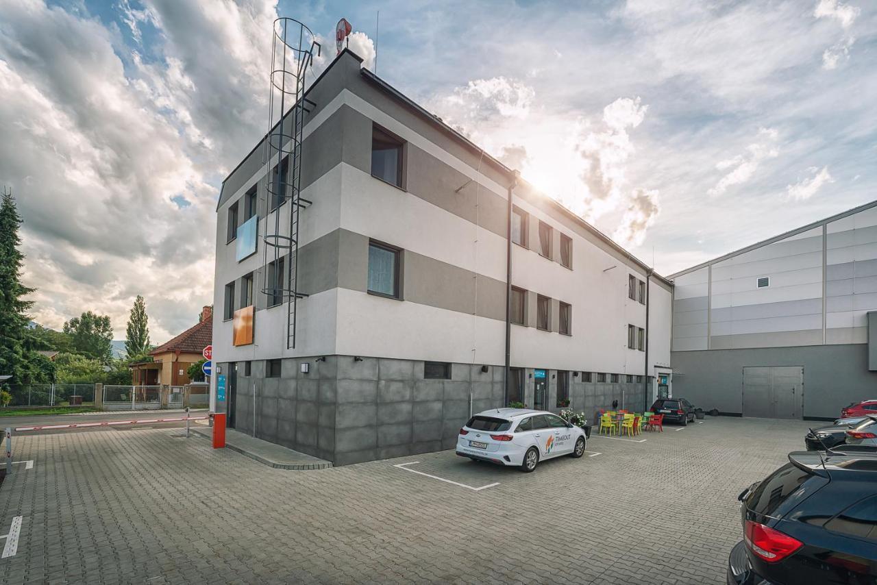 Timeout City Hotel Liptovsky Mikulas Bagian luar foto