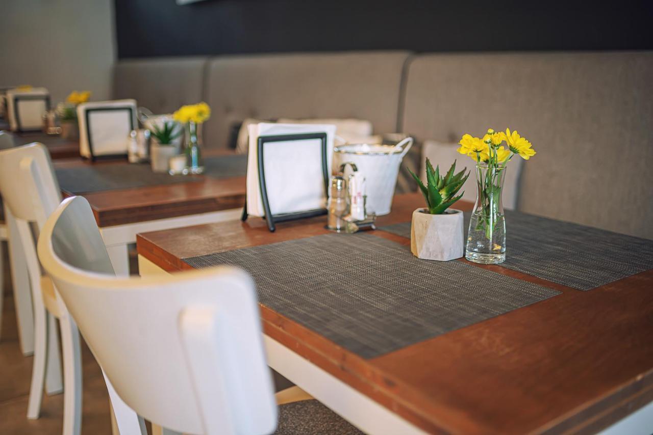 Timeout City Hotel Liptovsky Mikulas Bagian luar foto